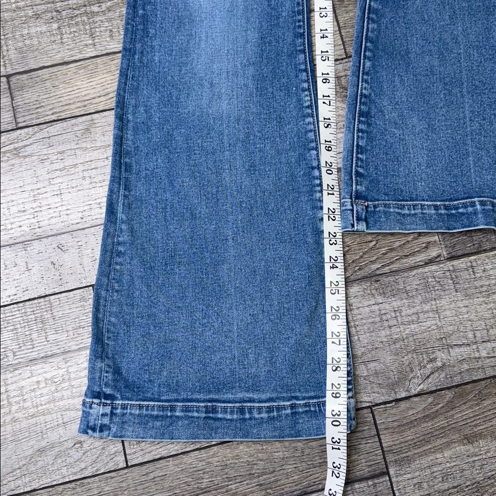 American Eagle Outfitters Next Level Stretch Super hi-Rise Flare Jeans - Picture 9 of 13